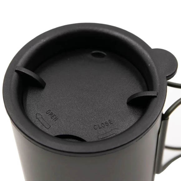 Термокружка со складными ручками и поилкой Tramp TRC-136.12, оливковая Термокружка со складными ручками и поилкой Tramp TRC-136.12, оливковая