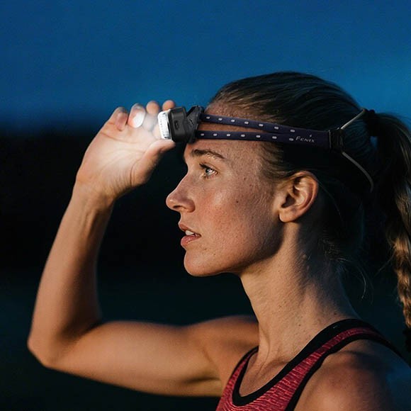 Фонарь налобный Fenix HL17R черный RGB Фонарь налобный Fenix HL17R черный RGB